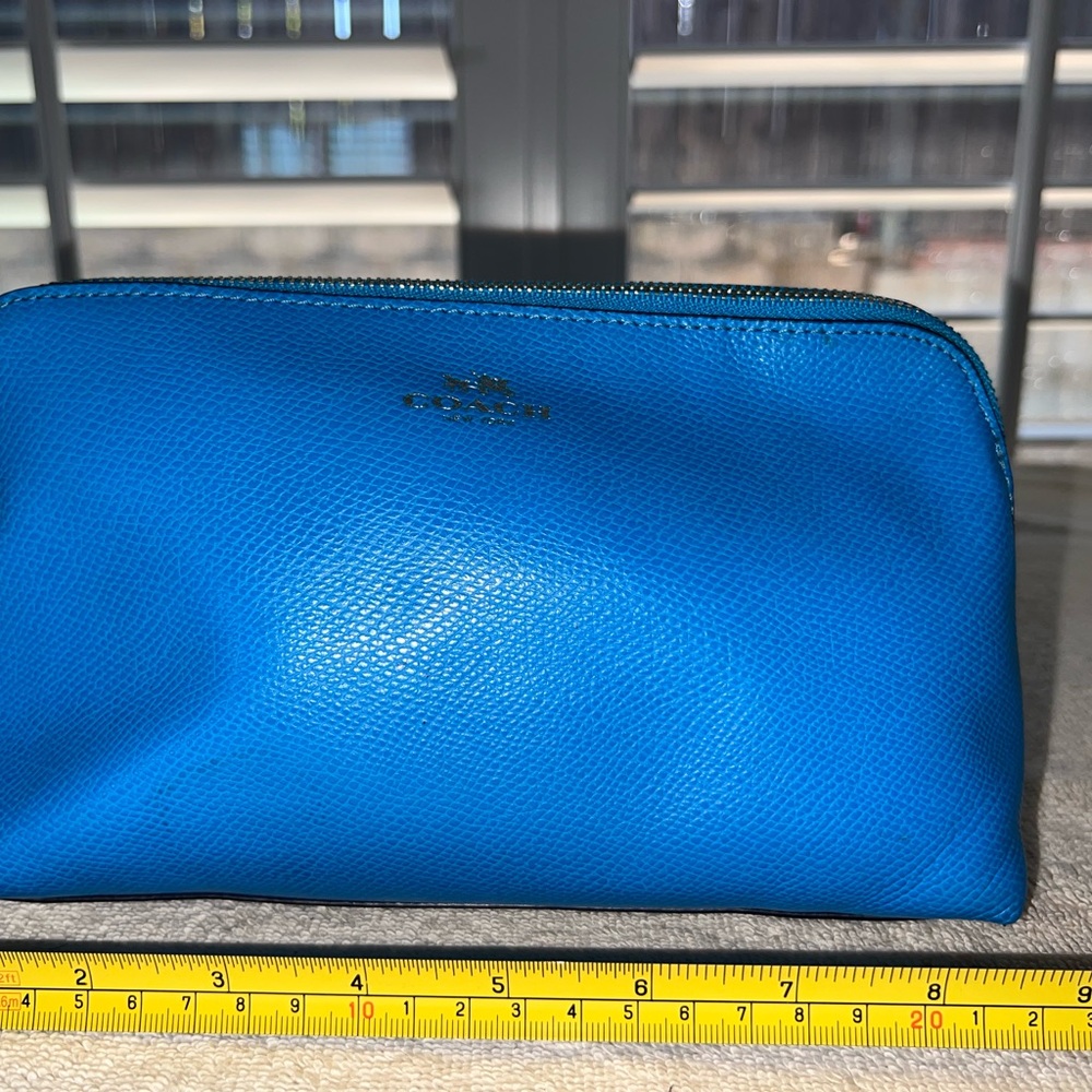 Coach Cosmetic Case 22 - A1680-F53387 - Picture 3 of 11